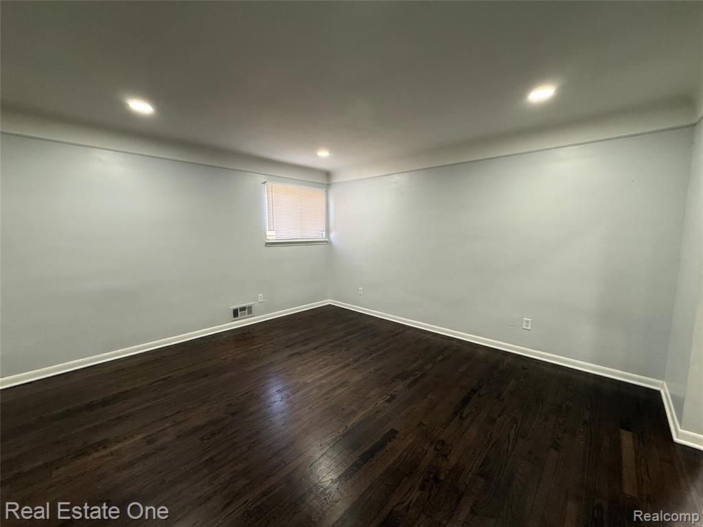 8064 WHITEFIELD Street, Dearborn Heights, MI 48127 — Photo 3