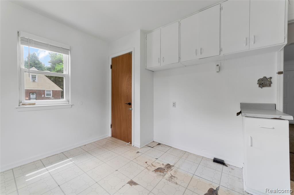12000 Bramell, Redford, MI 48239 — Photo 18