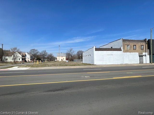 8715 HARPER Avenue, Detroit, MI 48213 — Photo 4