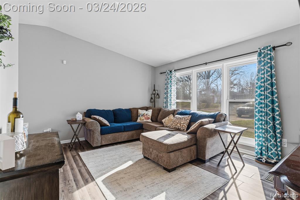 716 Joyceil Drive, Waterford, MI 48328 — Photo 9