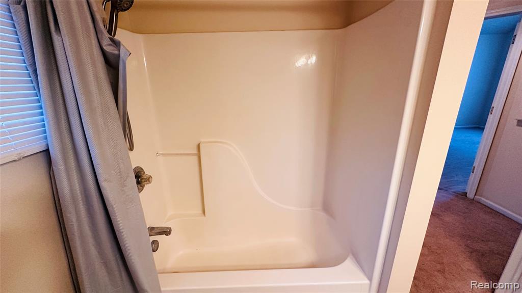 7655 JEWELL Ter, West Bloomfield, MI 48323 — Photo 24