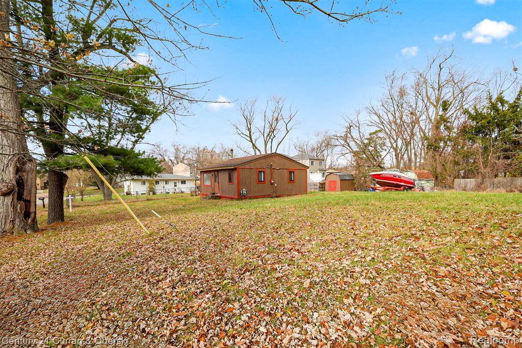 5094 Coshocton Drive, Waterford, MI, 48327