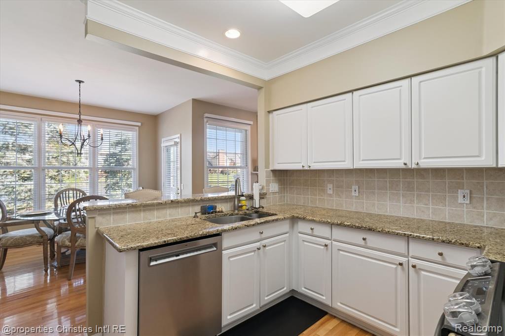 39510 Edgewater Drive, 100, Northville, MI 48168 — Photo 14