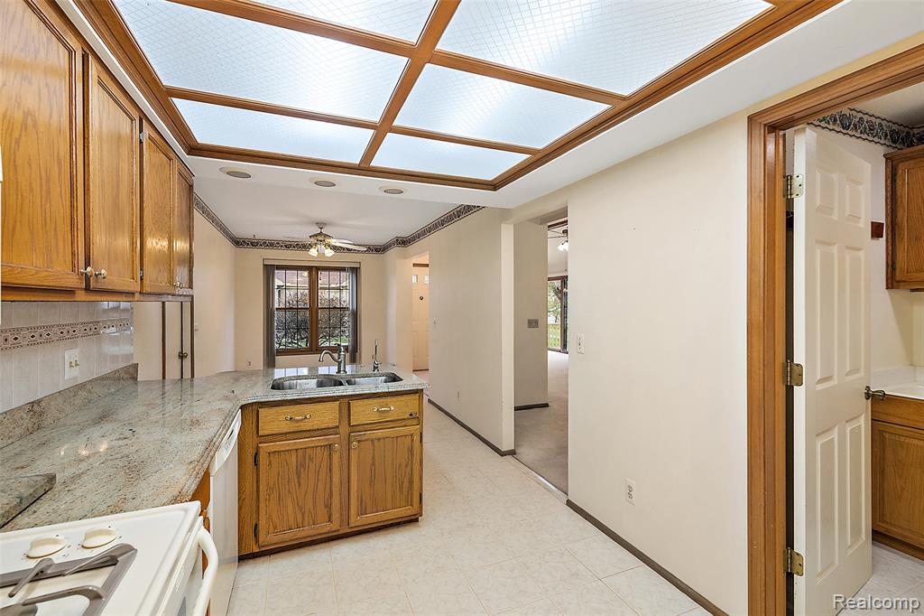 42590 Schienle Lane, Clinton Twp, MI 48038 — Photo 34