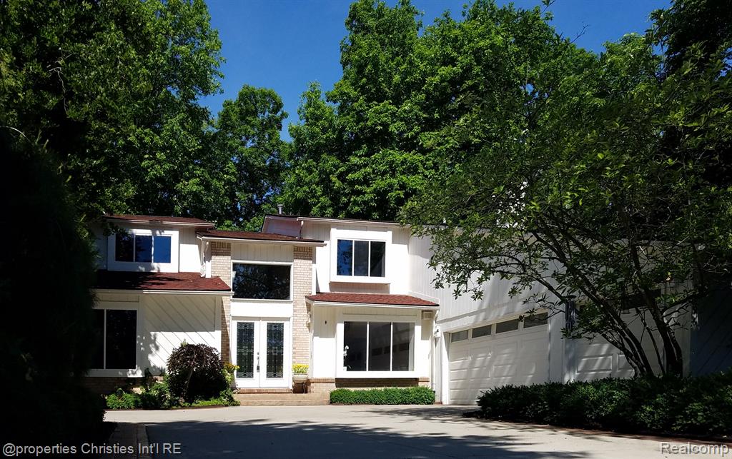 5896 NANEVA Court, West Bloomfield, MI — Photo 6