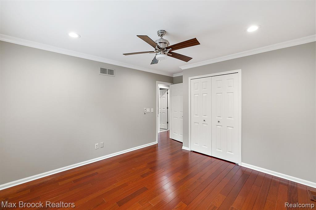4696 PIER Court, Troy, MI 48098 — Photo 32