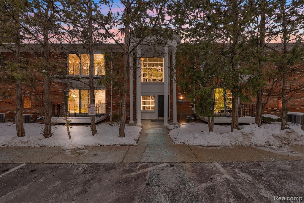 408 Fox Hills #A5 Drive S, Bloomfield Hills, MI 48304 — Photo 3