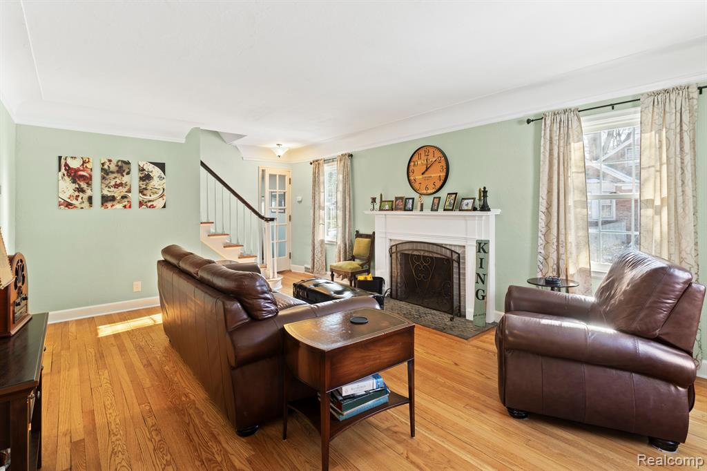 9806 BERWICK Street, Livonia, MI 48150 — Photo 10