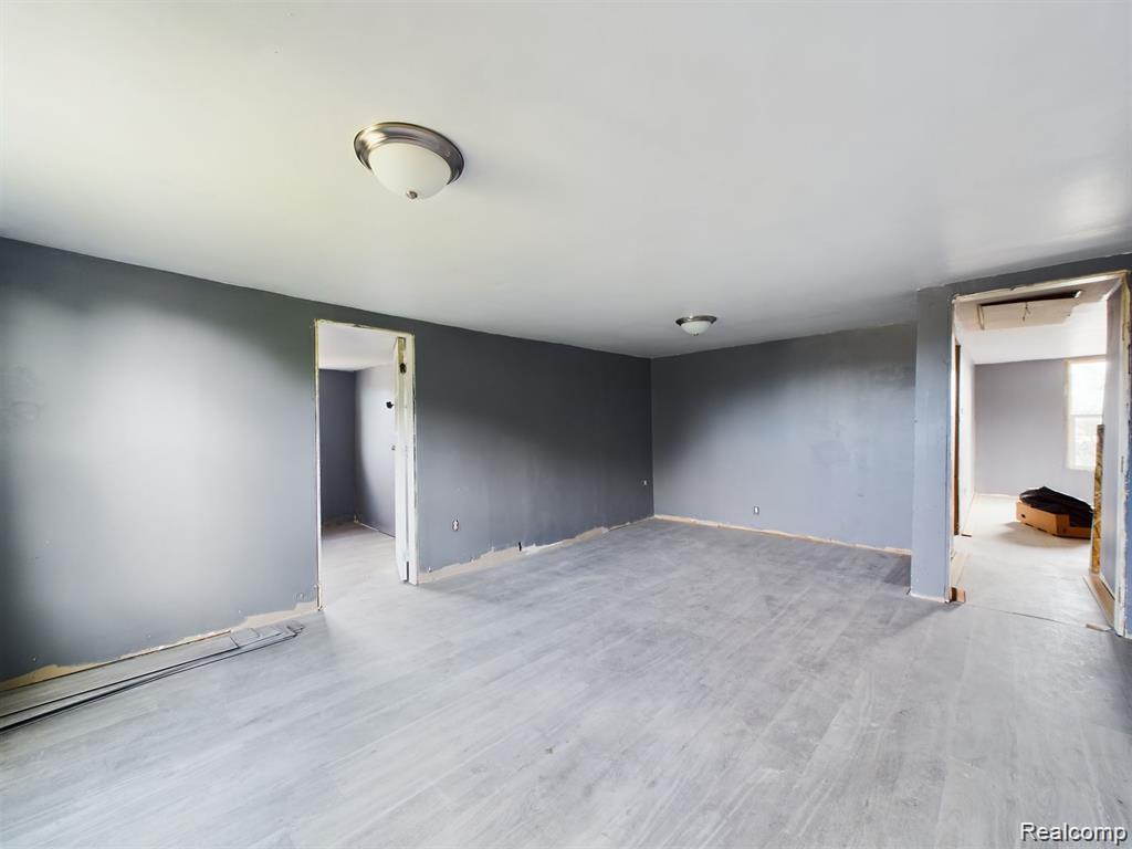 821 M L King Avenue, Flint, MI 48503 — Photo 62