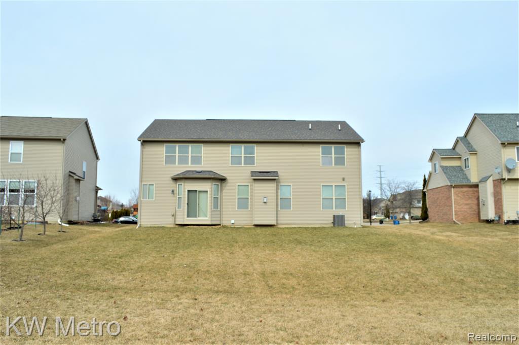 4313 SILVERLEAF Drive, Ypsilanti, MI 48197 — Photo 2