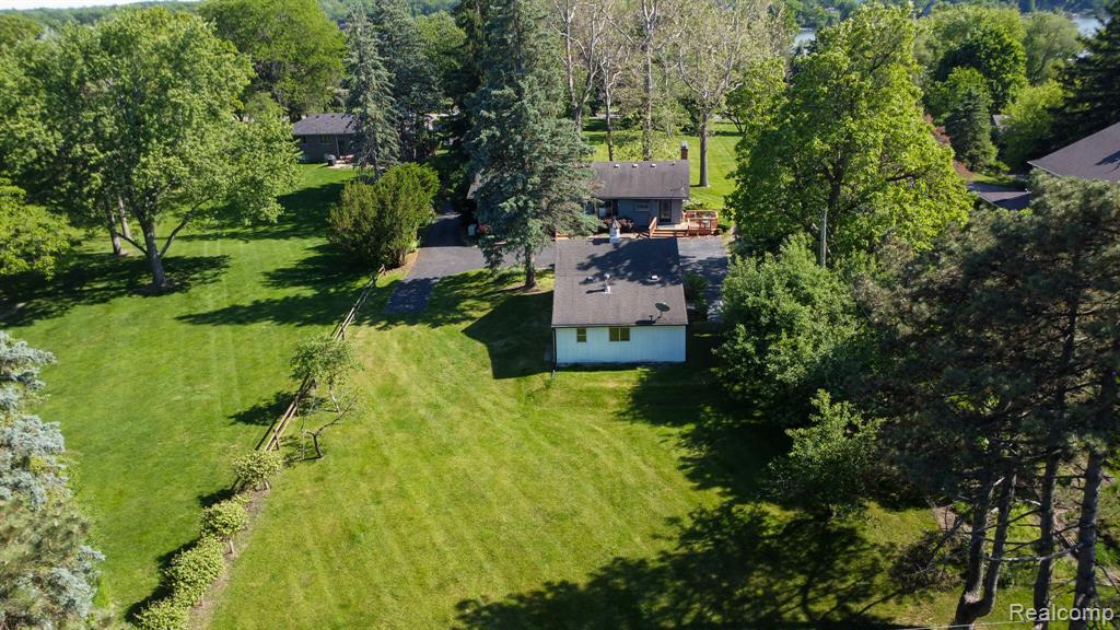 6084 Upper Straits Boulevard, West Bloomfield, MI 48324 — Photo 4