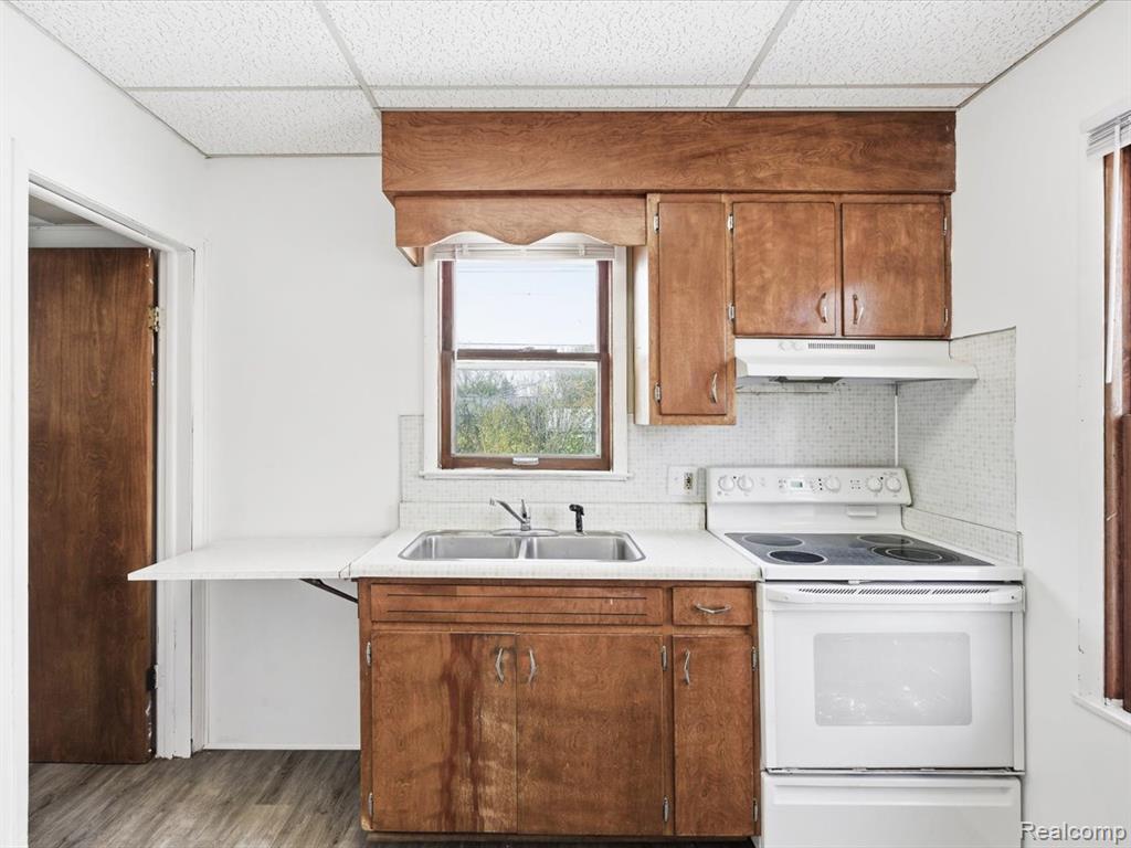 423 16th Street, Port Huron, MI 48060 — Photo 11