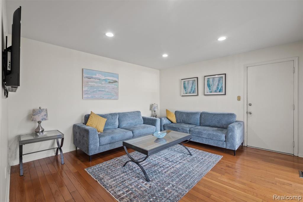 7114 Pebble Park Drive, West Bloomfield, MI — Photo 5