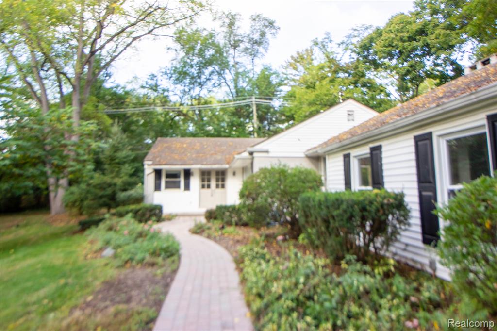 6160 Worlington Road, Bloomfield Hills, MI 48301 — Photo 2