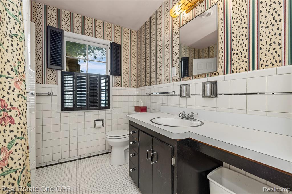 438 Colonial Court, Grosse Pointe Farms, MI 48236 — Photo 21