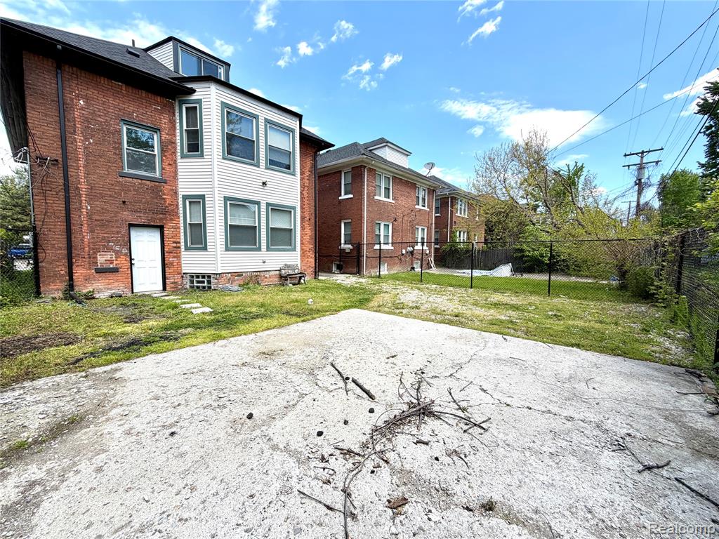 2045 Calvert Street, Detroit, MI 48206 — Photo 38