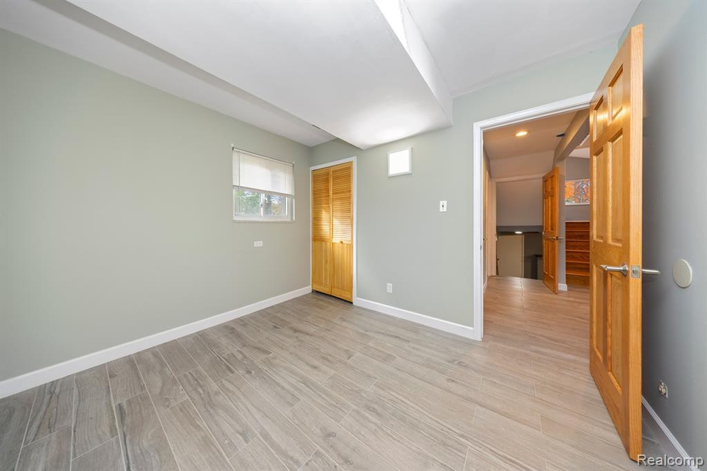 5731 FARMINGTON Road, West Bloomfield, MI — Photo 32