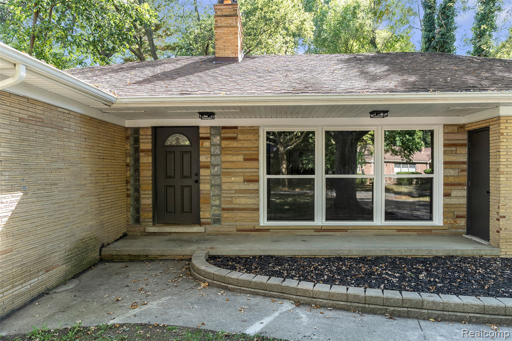 18755 Cambridge Boulevard, Lathrup Village, MI 48076 — Photo 4