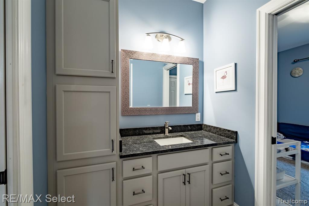 9388 MCMULLEN Circle, Fenton, MI 48430 — Photo 26