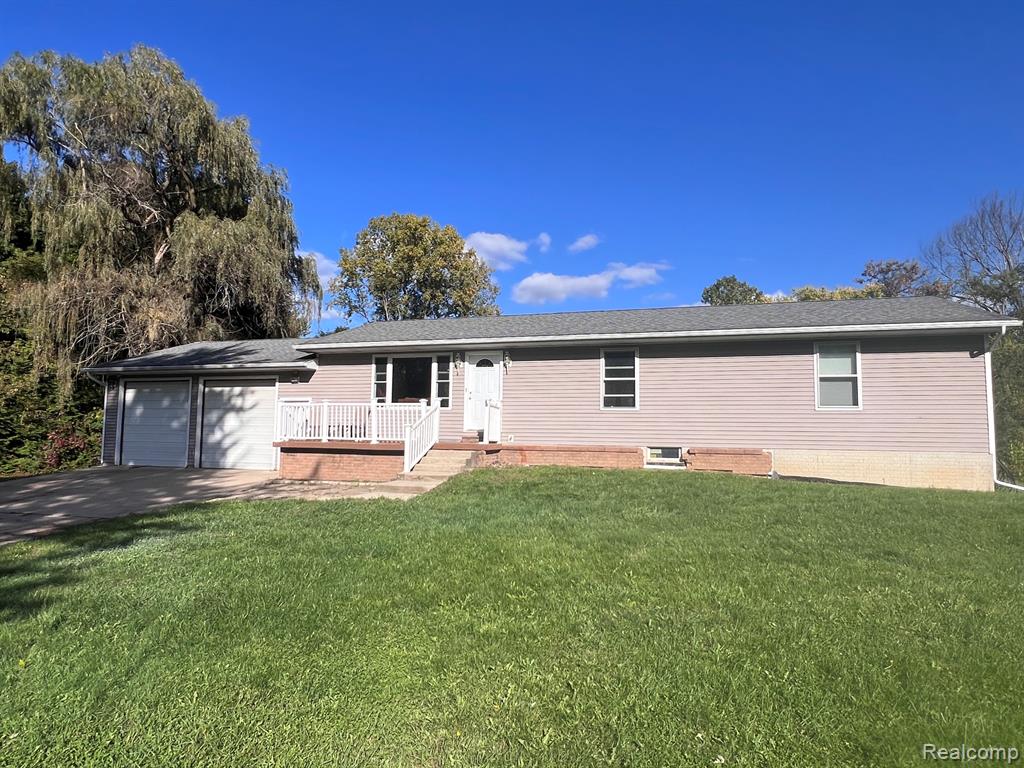 4660 E Lansing Road E, Bancroft, MI 48414
