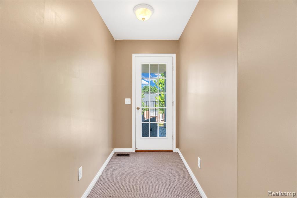 42682 Park Cresent Drive, Sterling Heights, MI 48313 — Photo 30