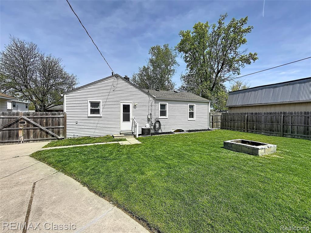 28455 Birchlawn Street, Garden City, MI — Photo 23