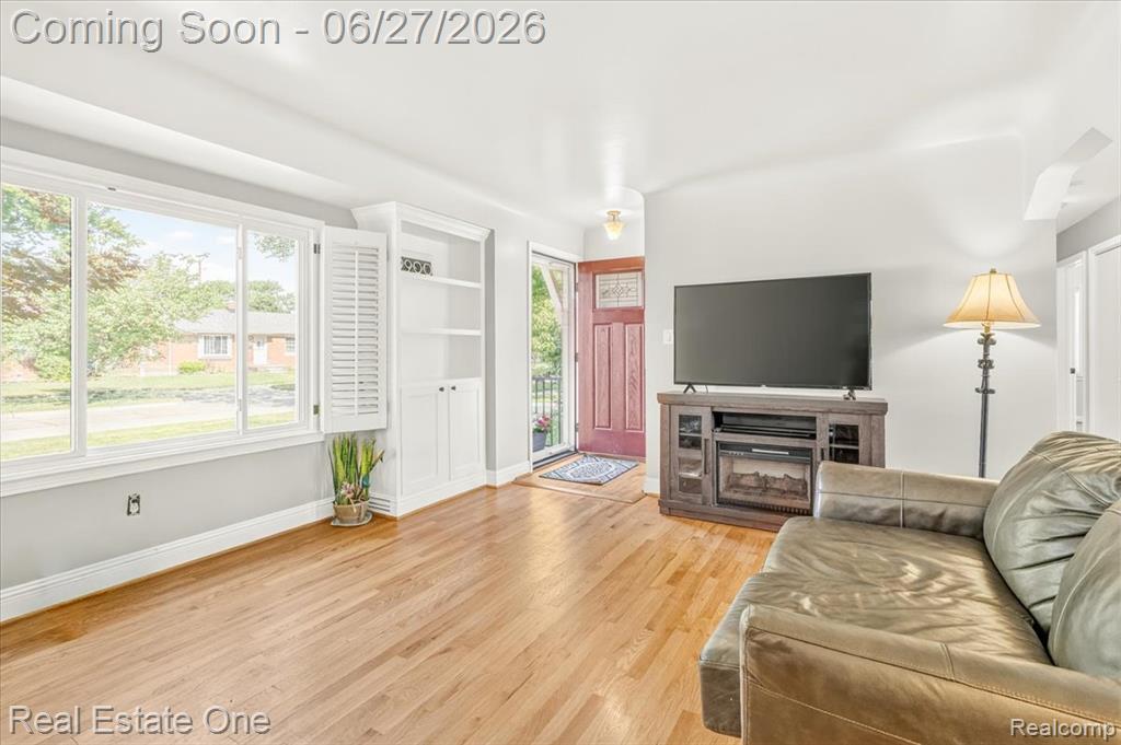 9900 Brookfield Street, Livonia, MI 48150 — Photo 18