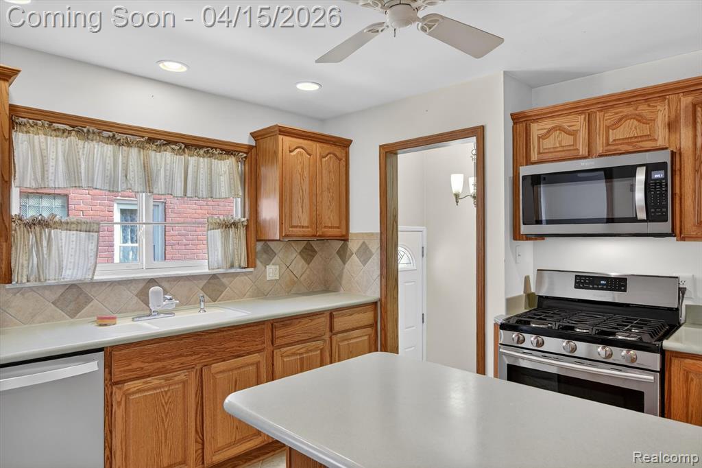 7693 Larme Avenue, Allen Park, MI 48101 — Photo 11