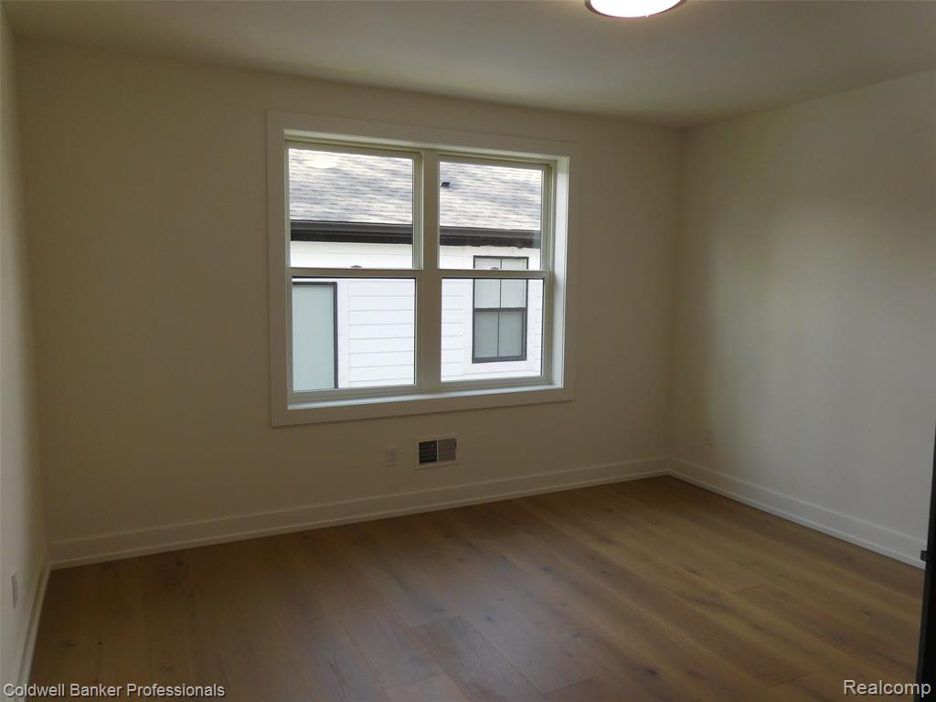 4247 Hampton Boulevard, Royal Oak, MI 48073 — Photo 33