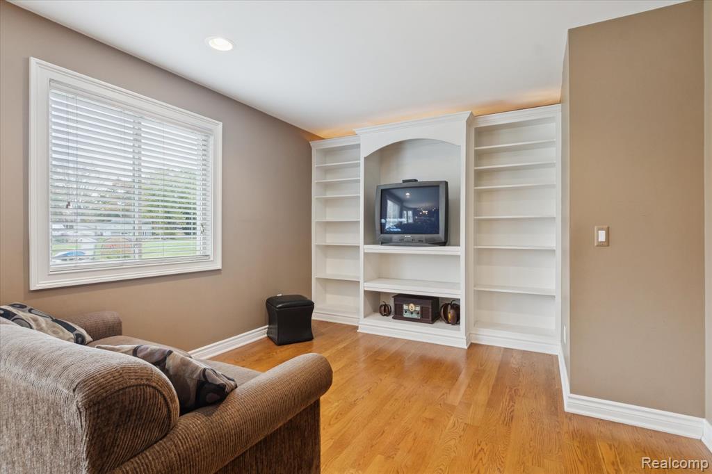 275 Harvard Drive, Howell, MI 48843 — Photo 22
