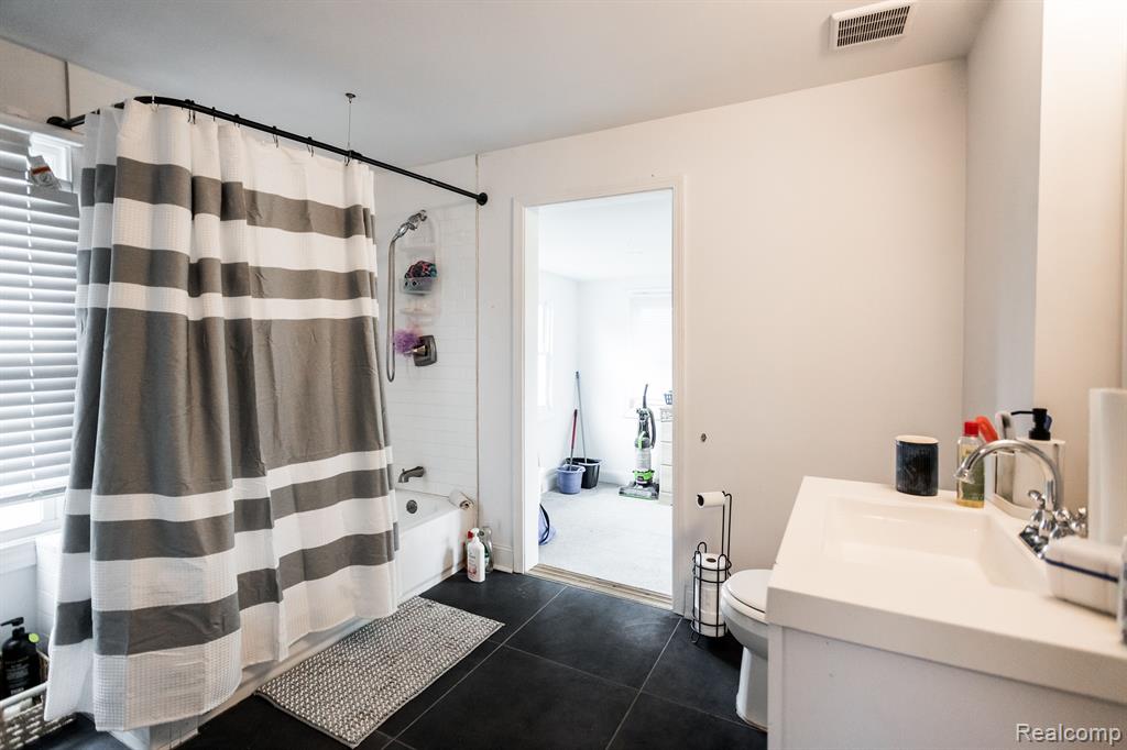 219 Waverly Street, Highland Park, MI 48203 — Photo 13