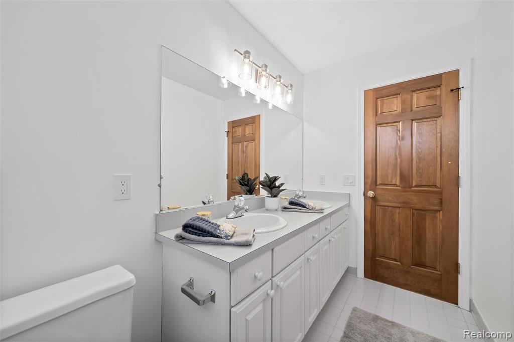 46611 Darwood Court, Plymouth, MI 48170 — Photo 48