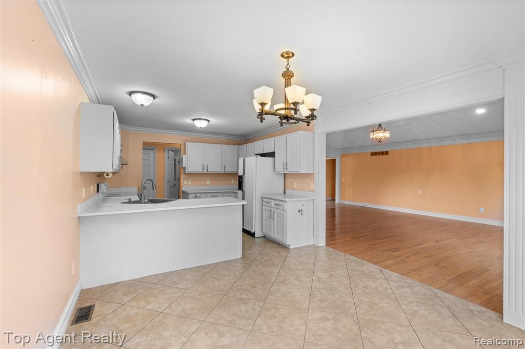 53260 VILLA ROSA Drive, Macomb, MI 48042 — Photo 17