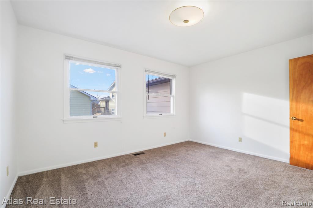 4386 Bennett Drive, Burton, MI 48519 — Photo 44