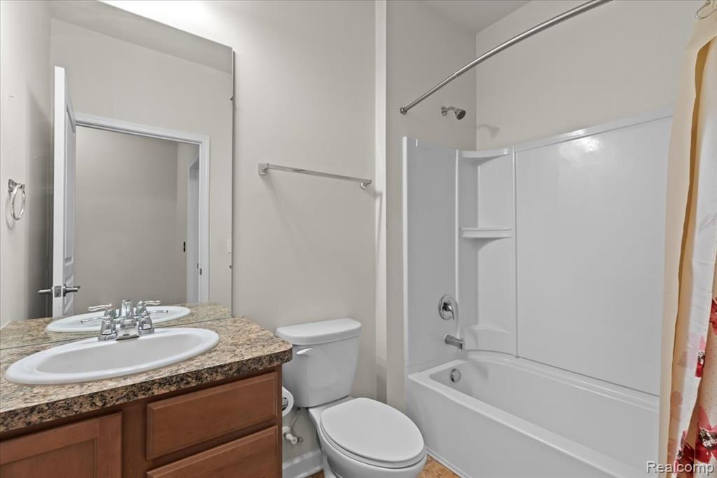 24338 Walloon Way, Brownstown, MI 48134 — Photo 22