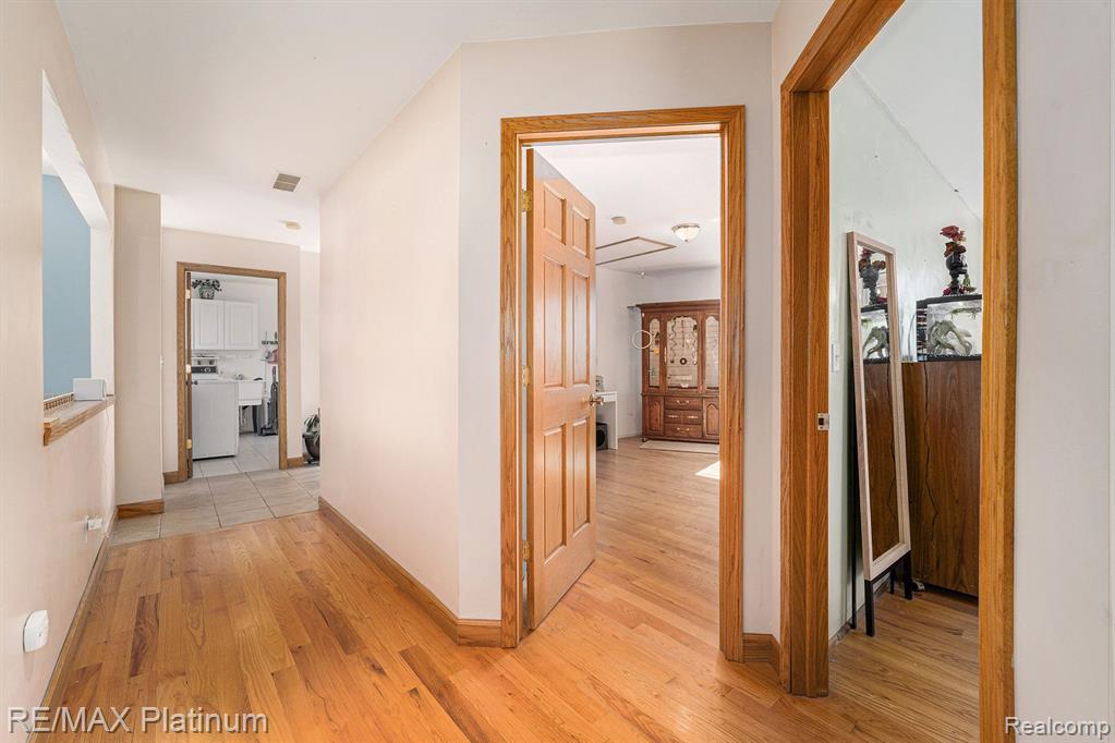 6512 BUCKSHORE Drive, Whitmore Lake, MI 48189 — Photo 18