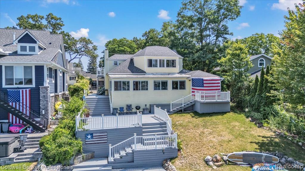 16 S North Shore Drive, Lake Orion, MI 48362
