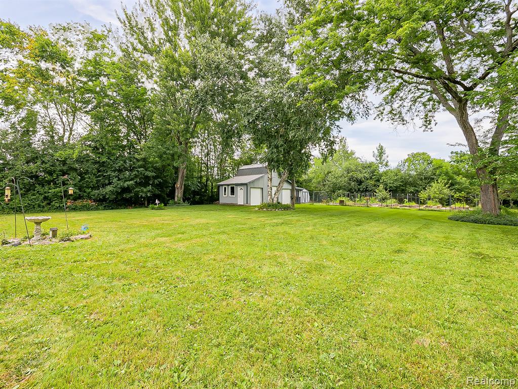 52010 11 Mile Road, South Lyon, MI 48178 — Photo 42