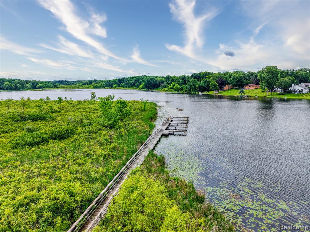 140 Skyline Drive, Howell, MI 48843 — Photo 8