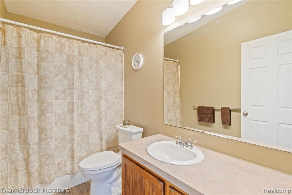 7665 PONTIAC LAKE Road, White Lake, MI — Photo 39