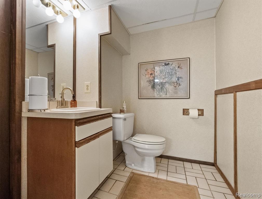 5863 Seville Circle, Orchard Lake Village, MI 48324 — Photo 56
