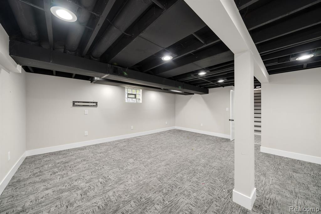 821 MAXWELL Avenue, Royal Oak, MI 48067 — Photo 30