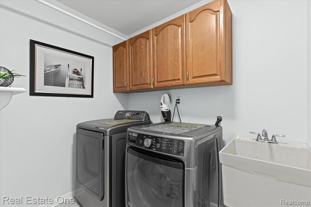 585 Dorchester Way, Milford, MI 48381 — Photo 21