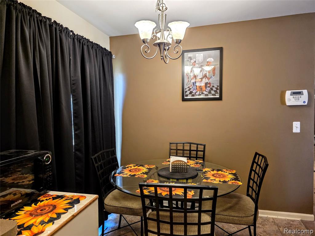 4424 Cheyenne Avenue, Flint, MI 48507 — Photo 9