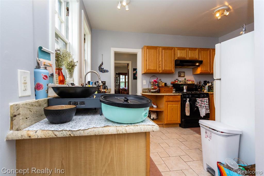 440 E FERRY Street, Detroit, MI 48202 — Photo 16
