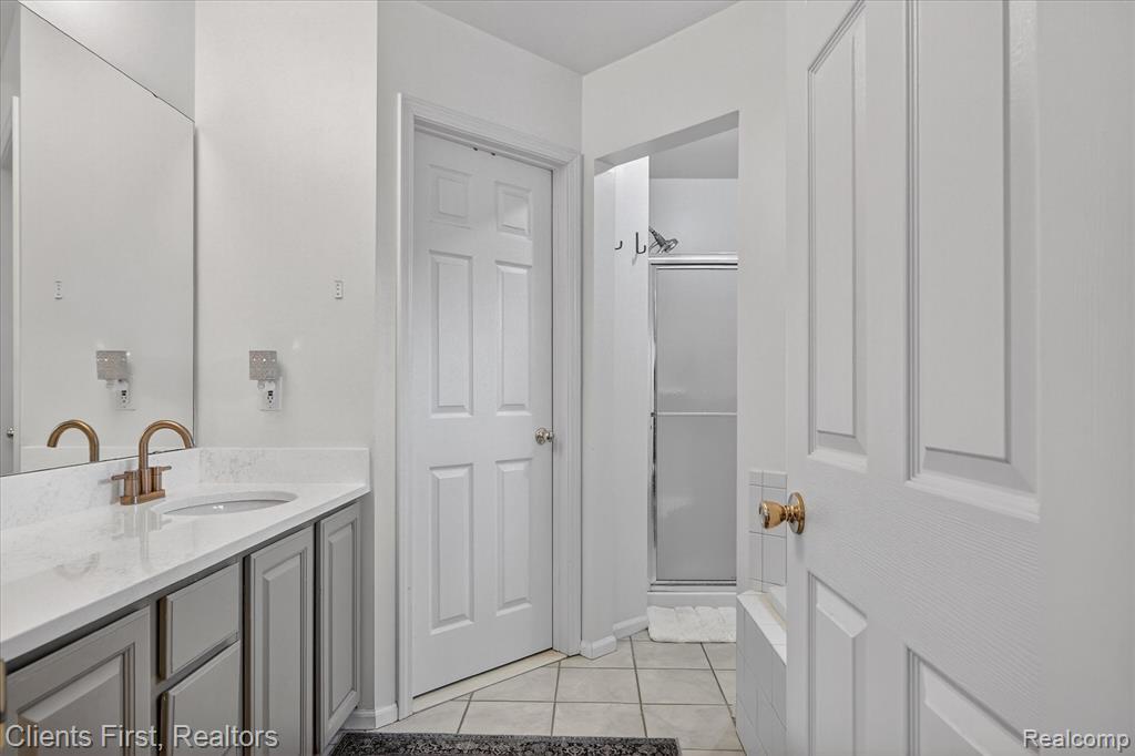 5150 Edward James Drive, Howell, MI 48843 — Photo 22