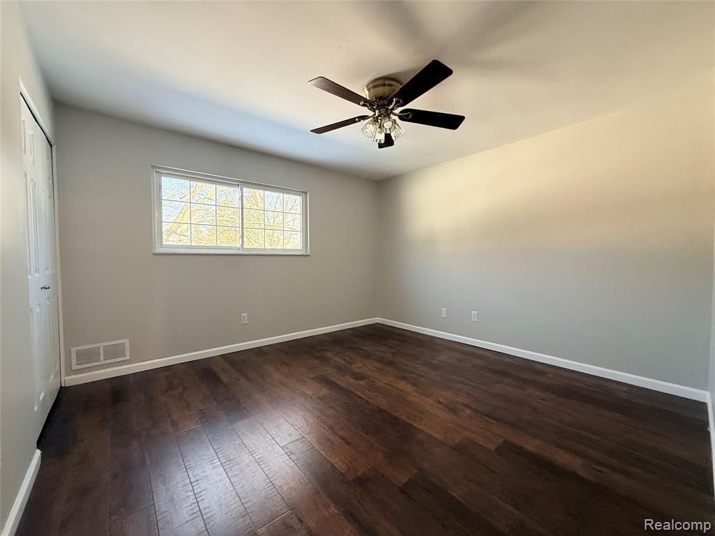 670 E Fox Hills Drive, Bloomfield Hills, MI 48304 — Photo 9