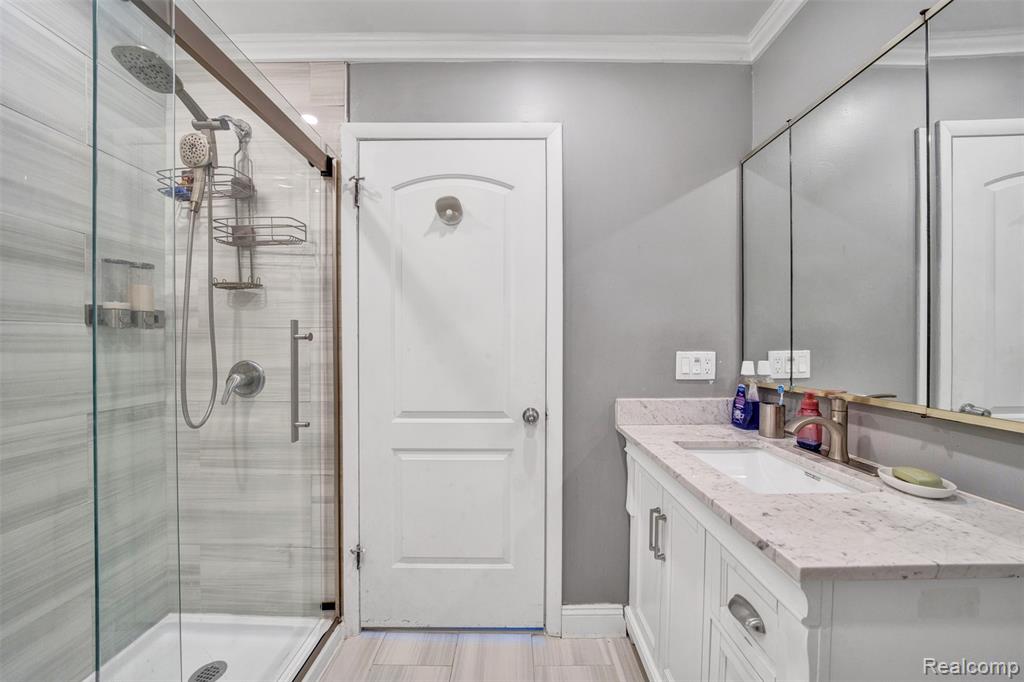 25279 Greenbrooke Drive, Southfield, MI 48033 — Photo 13