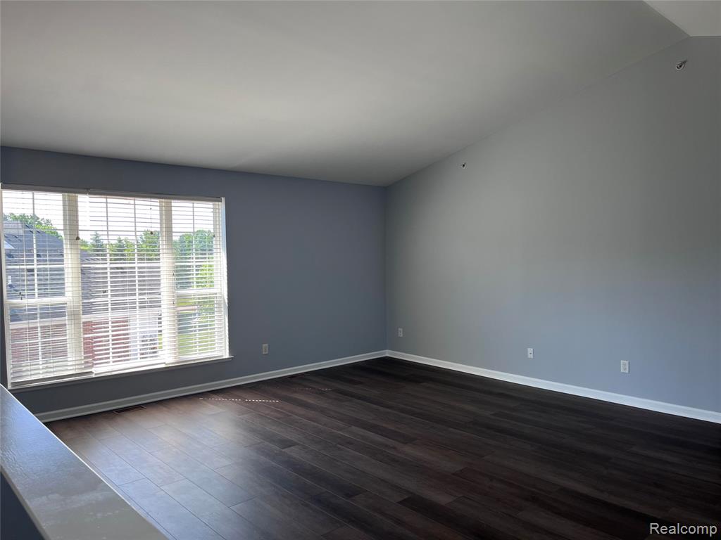 2604 Riversedge Drive, 10, Saline, MI 48176 — Photo 5