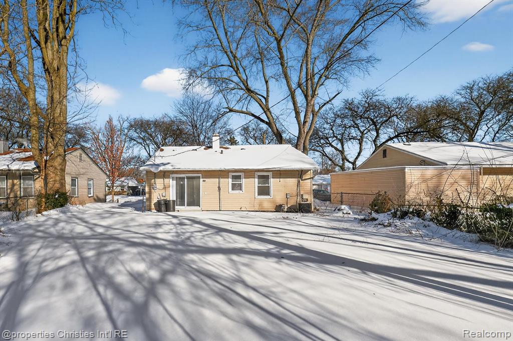 10111 Troy Street, Oak Park, MI, 48237